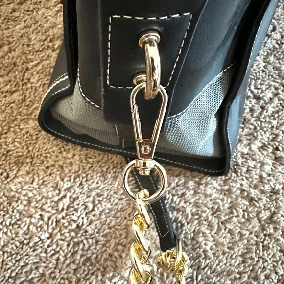 Elegant Black and gold pet carrier - Picture 5 of 11